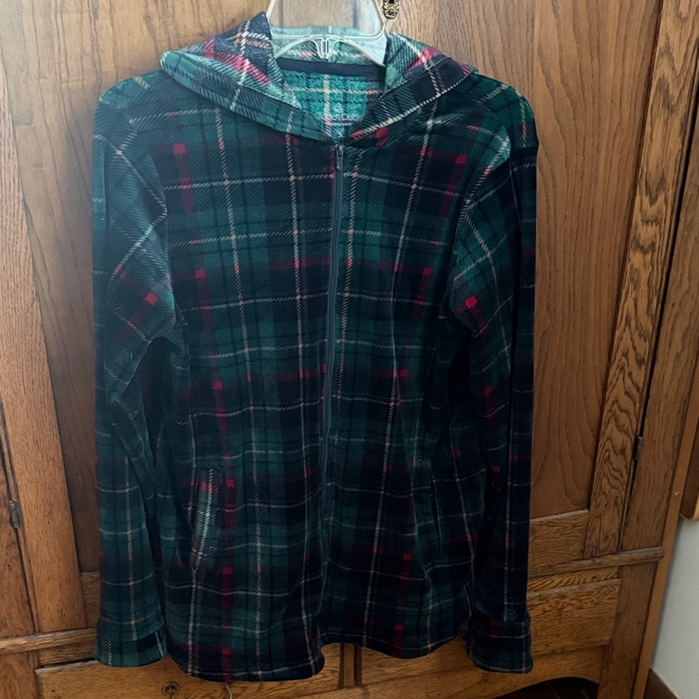 Cuddl Duds Green and Red Plaid Women’s Jacket with Hood